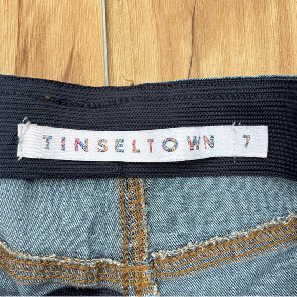 Tinseltown Dark Blue Pull On Distressed Flare Jeans Size 7 - Picture 7 of 8